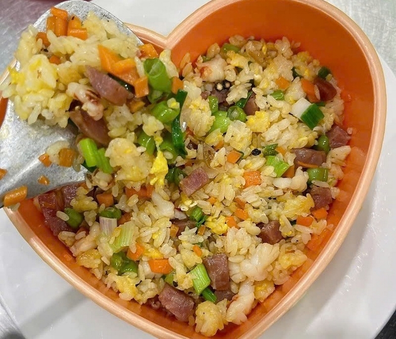 Cơm chiên trái tim ảnh 4