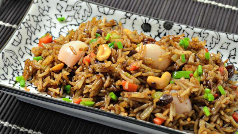 Cơm chiên trái vải 4