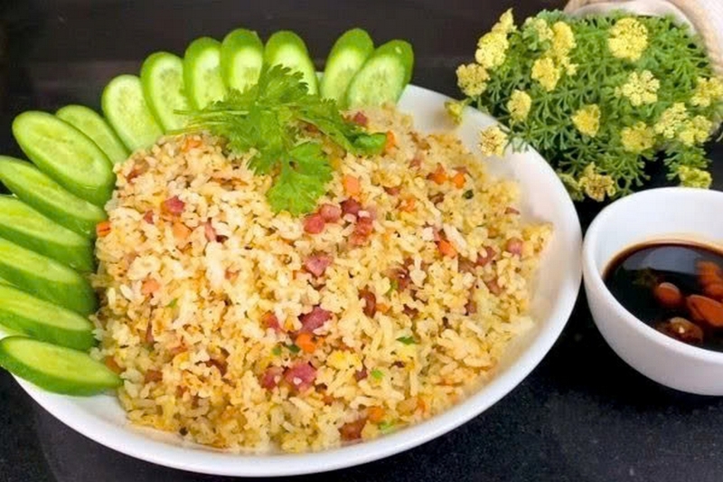 cơm chiên trứng muối ảnh 1