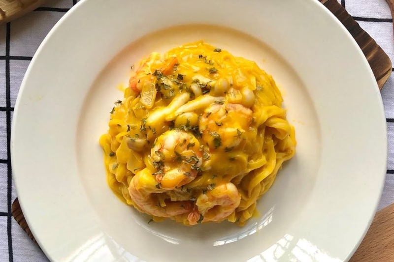 Mì lứt sốt bí đỏ phô mai