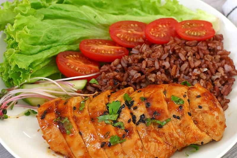Cơm eat clean gà rán healthy sốt cam