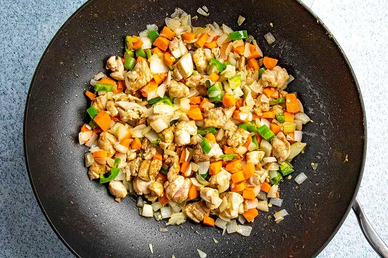 Cơm gà sốt cay - 05