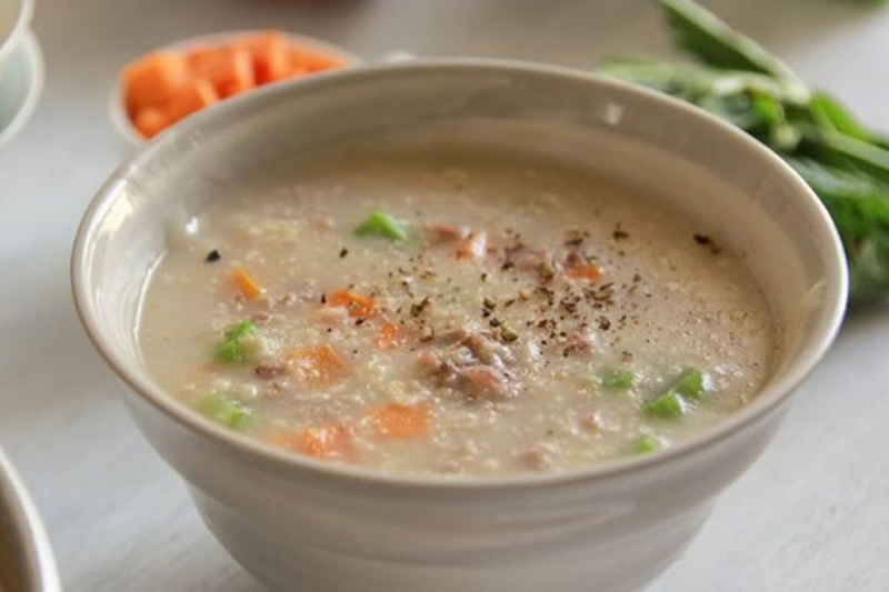 Cơm yến mạch rau củ (nấu kiểu cháo đặc)