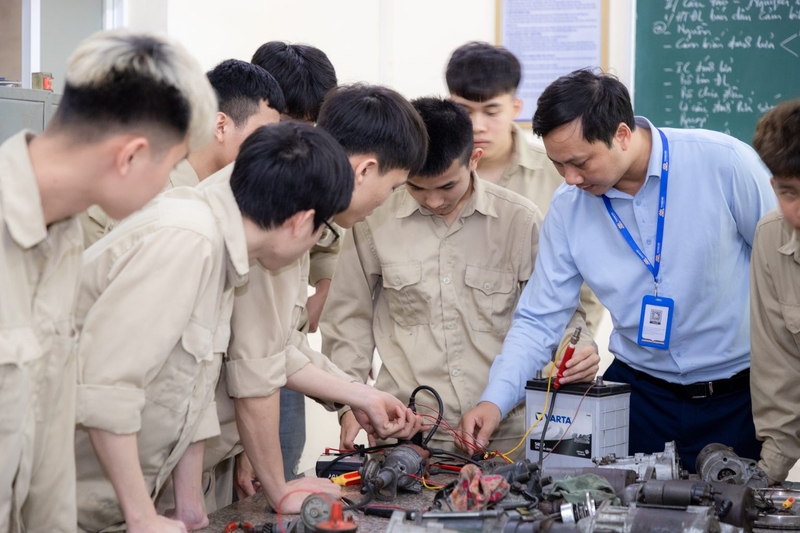 khoi a nganh cong nghe o to