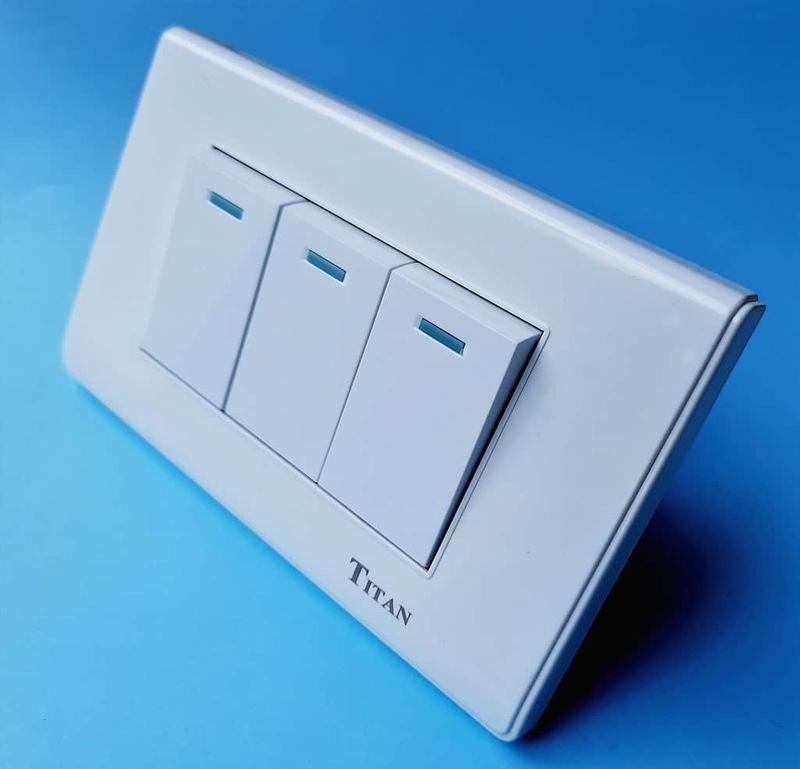 công tắc 1 chiều 4