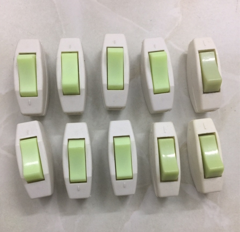 công tắc nổi 6