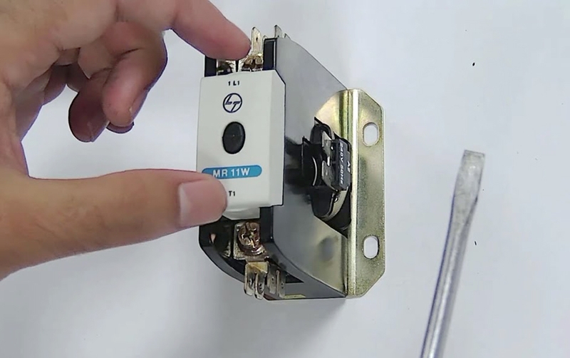 Công tắc tơ 1 pha - 08