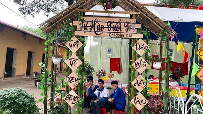 Cổng trại hình ngôi nhà