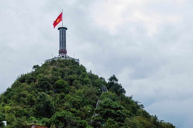 Cột cờ Lũng Cú ở đâu 9