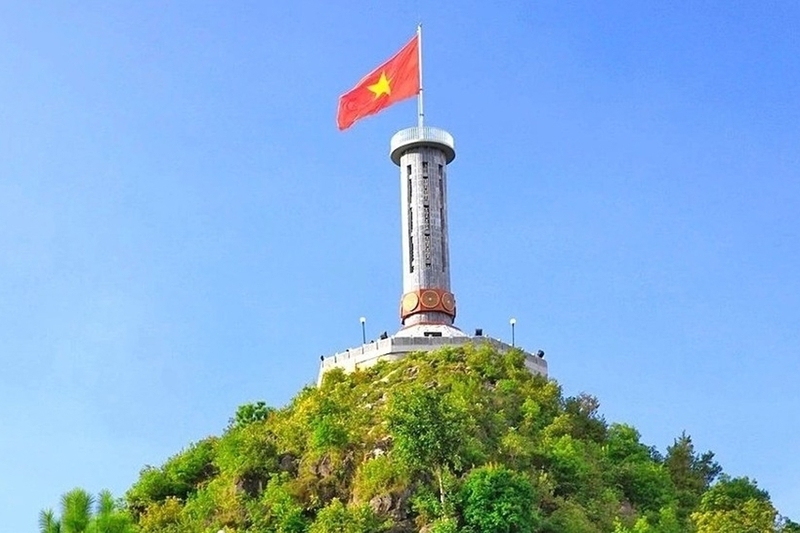 Cột cờ Lũng Cú ở đâu 12