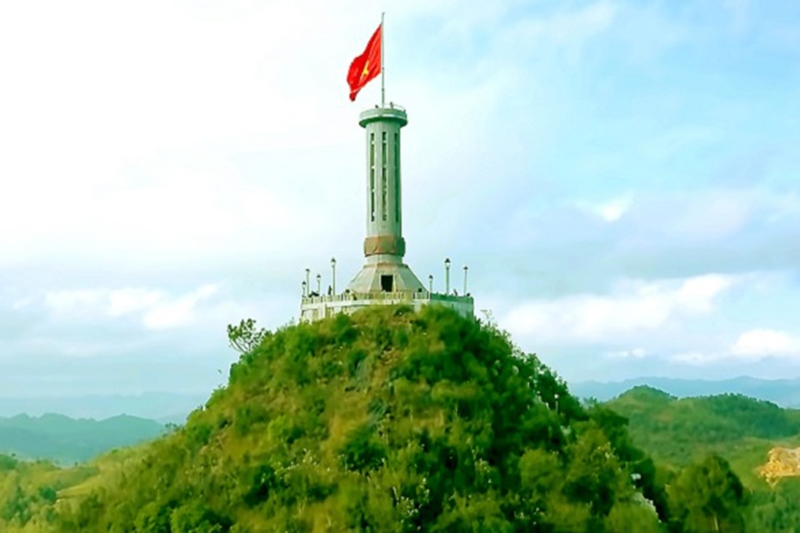 Cột cờ Lũng Cú ở đâu 6