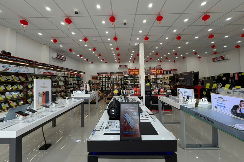 cua-hang-fpt-shop-344-le-van-khuong-2.png