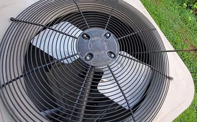 Cục nóng máy lạnh Daikin kêu to ảnh 2