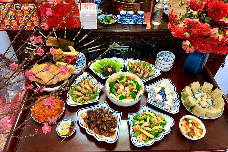 Mâm cúng Gia tiên
