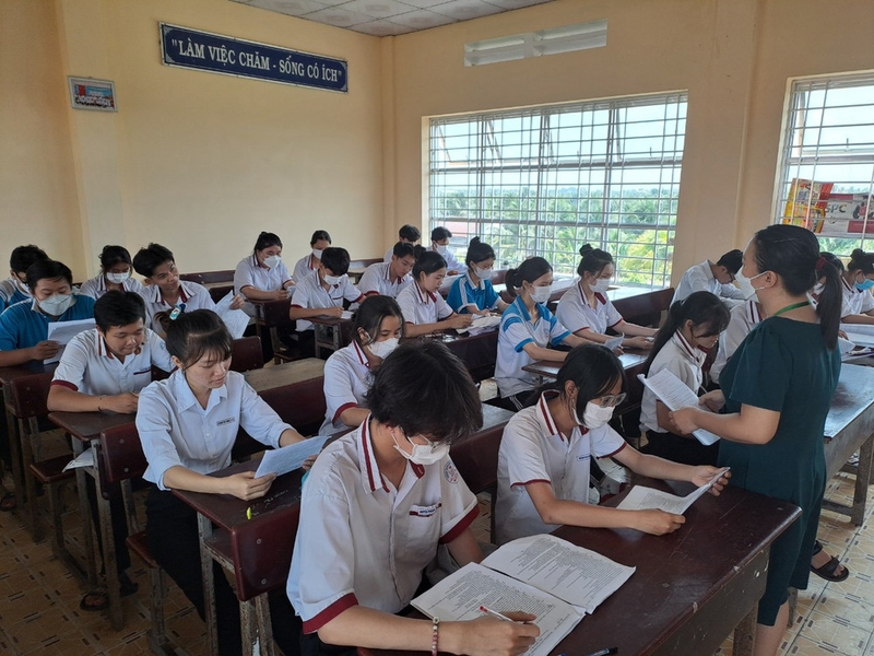 ren luyen ky nang lam bai thi