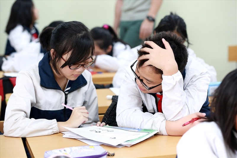 D10 là tổ hợp môn gì 2