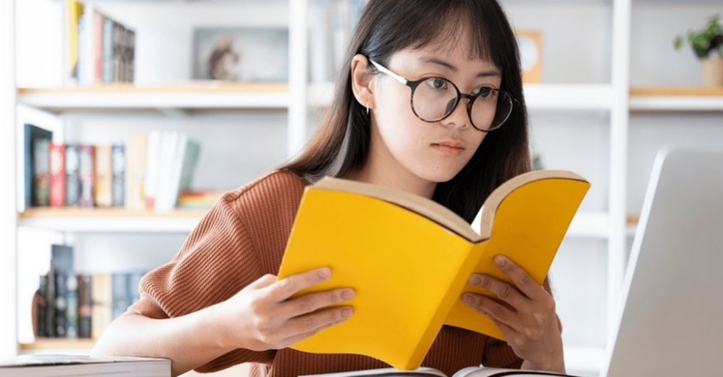 D10 là tổ hợp môn gì 3