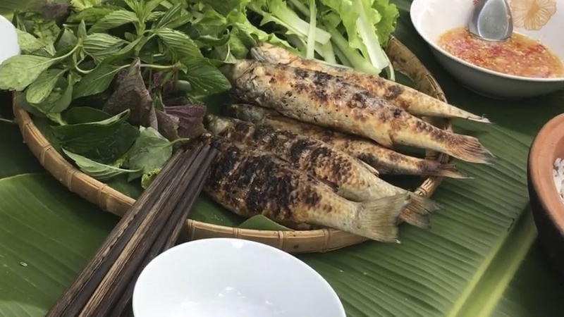 Cá đối nổ muối hột