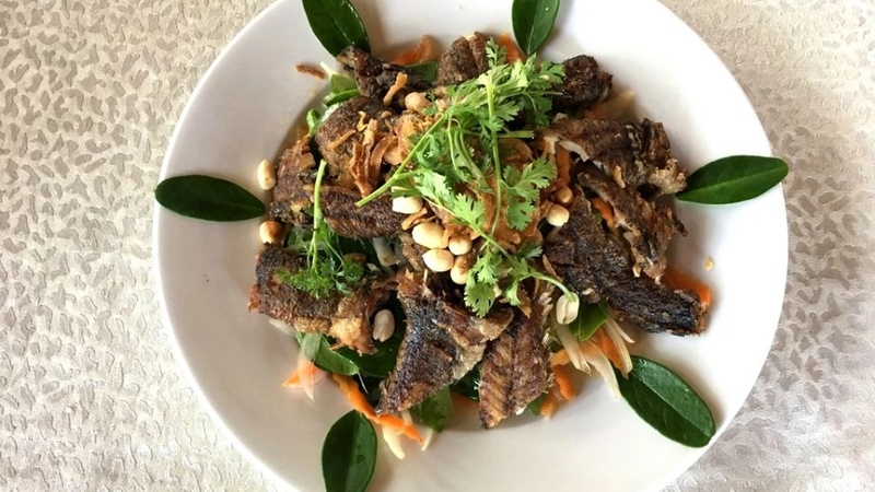 Cá thòi lòi trộn gỏi lìm kìm