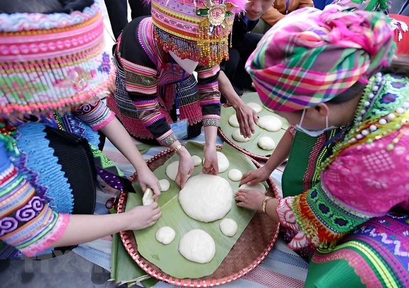 Bánh dày người Mông