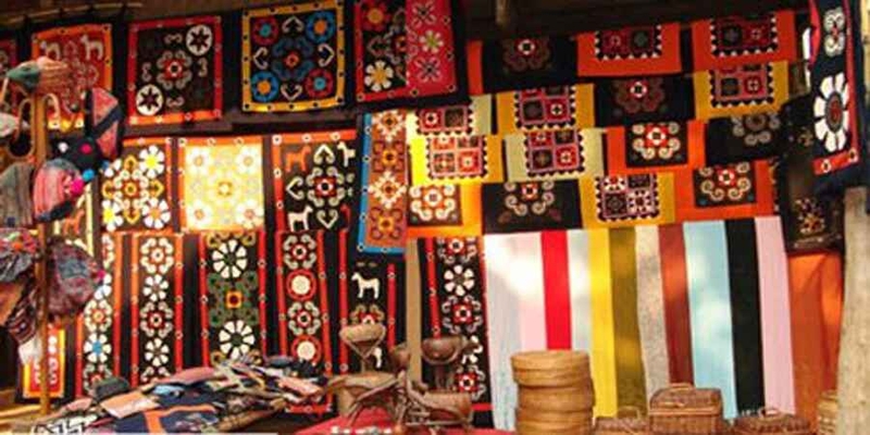 Khăn áo thổ cẩm