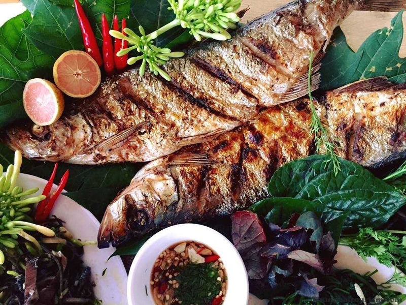 Cá sông Đà nướng than hoa - Đặc sản Mai Châu