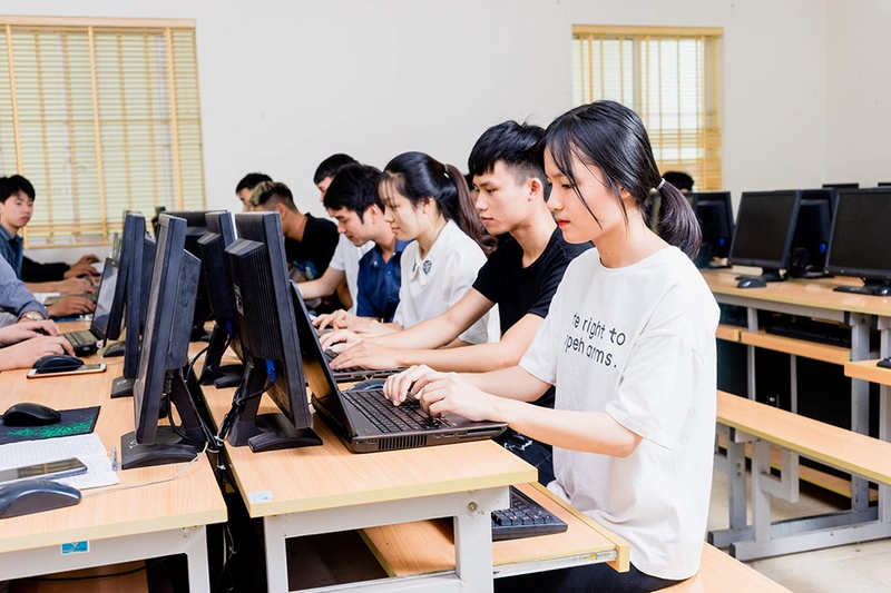 Điểm chuẩn Đại học Công nghiệp Quảng Ninh 2025 - 06