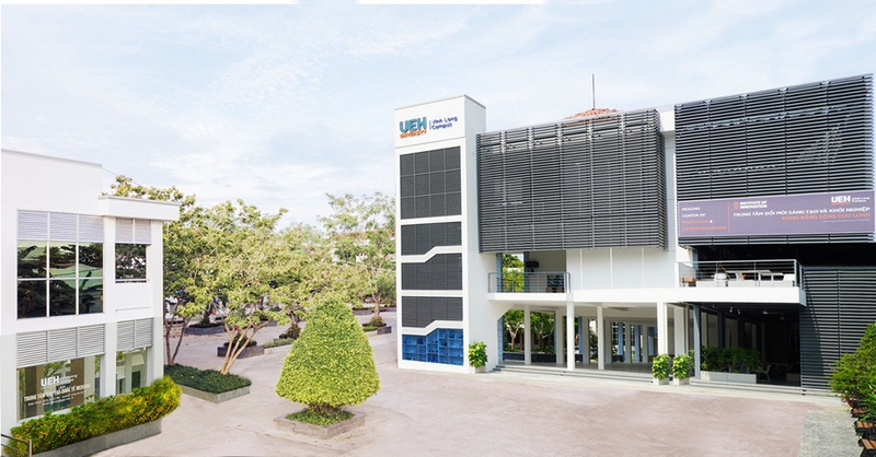 Điểm chuẩn Đại học Kinh tế TP.HCM 2025 - 03