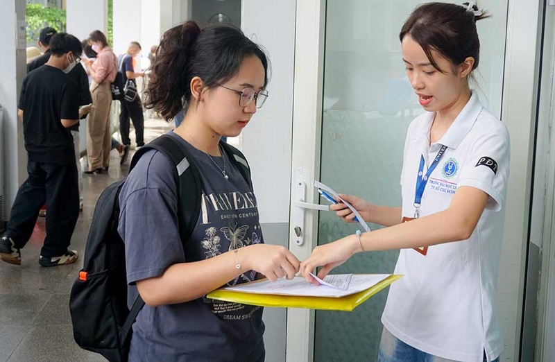 Điểm chuẩn Đại học Luật TPHCM 2025 - 05