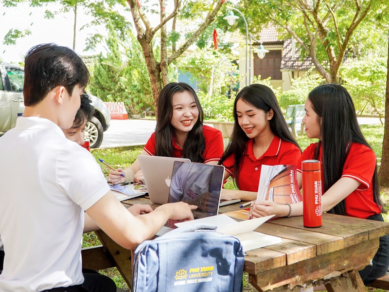 Điểm chuẩn Đại học Phú Xuân 2025 - 02