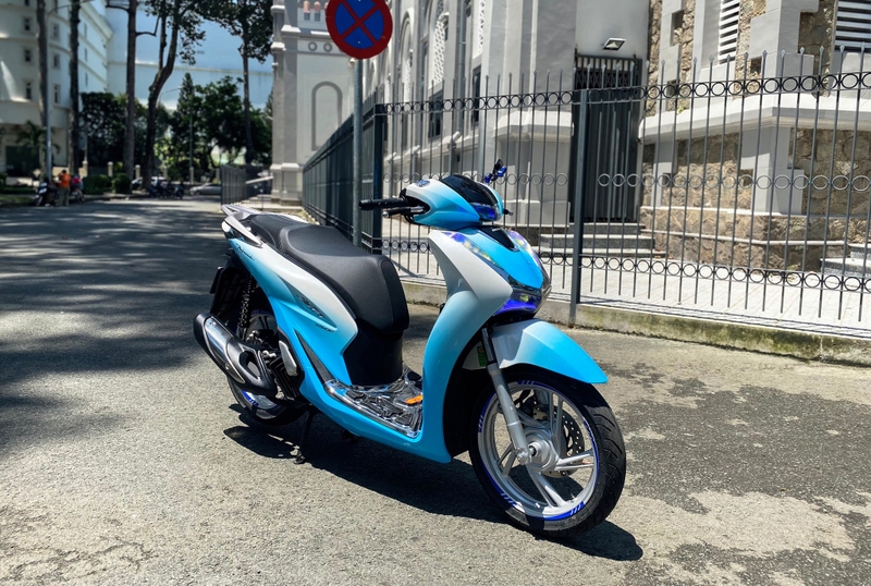 Dán decal xe có bị phạt không (ảnh 3)