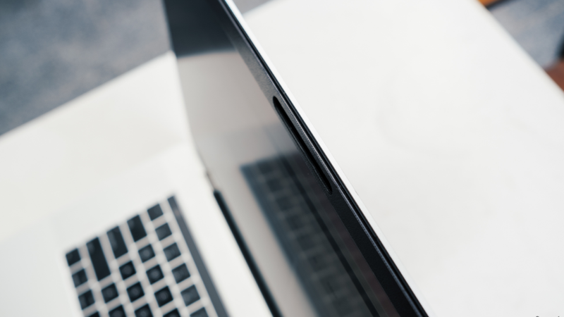 Dán màn hình chống nhìn trộm MacBook 3