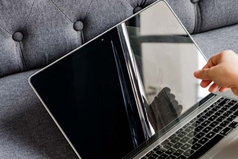 dán màn hình MacBook 6