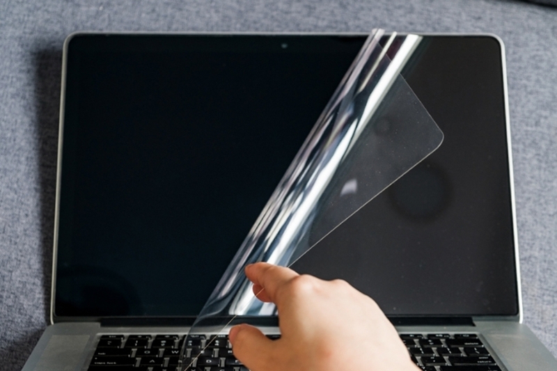 dán màn hình MacBook 2