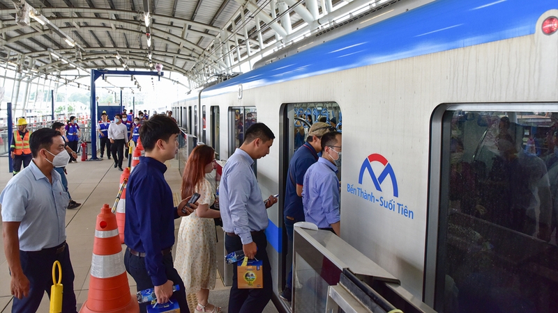 Dân số có tác động đến phát triển kinh tế - xã hội khu vực