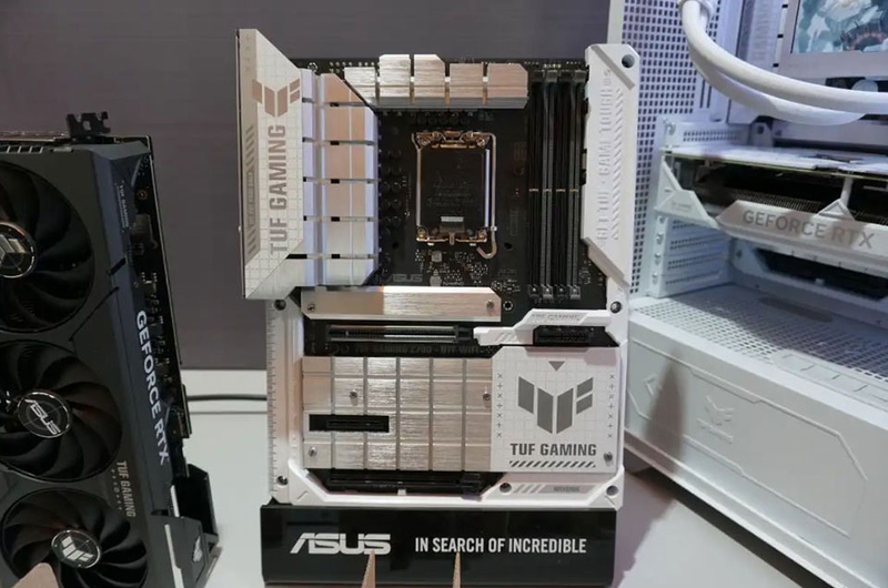 Đánh giá ASUS TUF Gaming BTF - 03