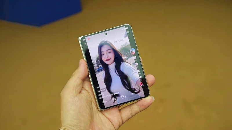 Dung lượng pin khủng trong thiết kế siêu mỏng
