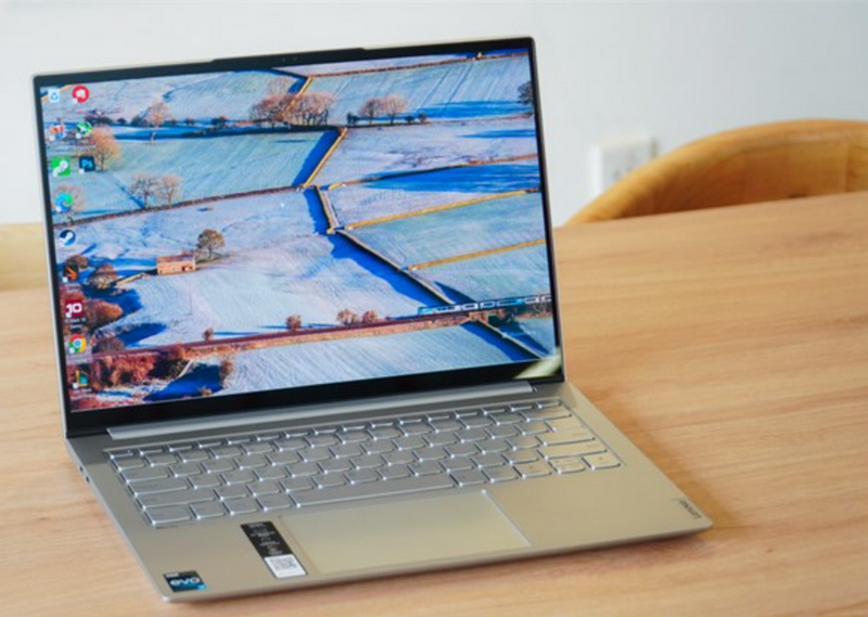 Pin dung lượng lớn và webcam chất lượng cao