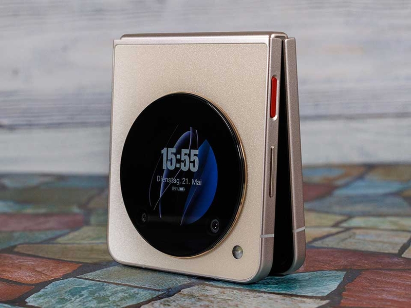 Đánh giá Nubia Flip 5G - 04