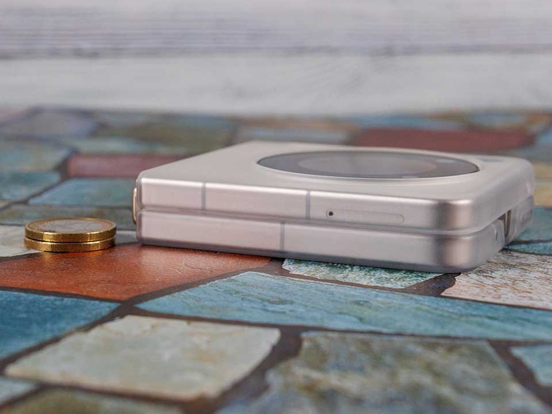 Đánh giá Nubia Flip 5G - 09
