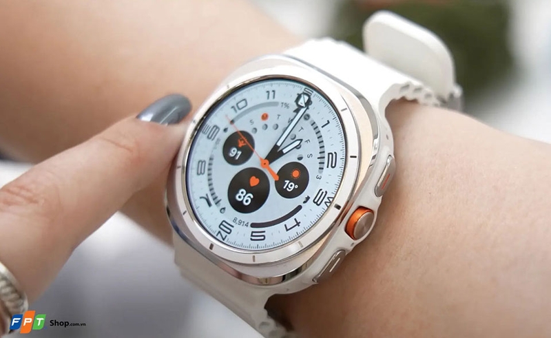 Đánh giá Samsung Galaxy Watch Ultra - 03