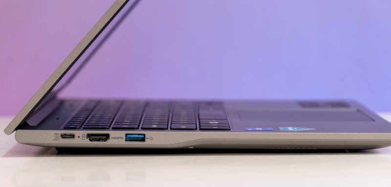 Acer Aspire Lite AL16 được trang bị đầy đủ các cổng kết nối