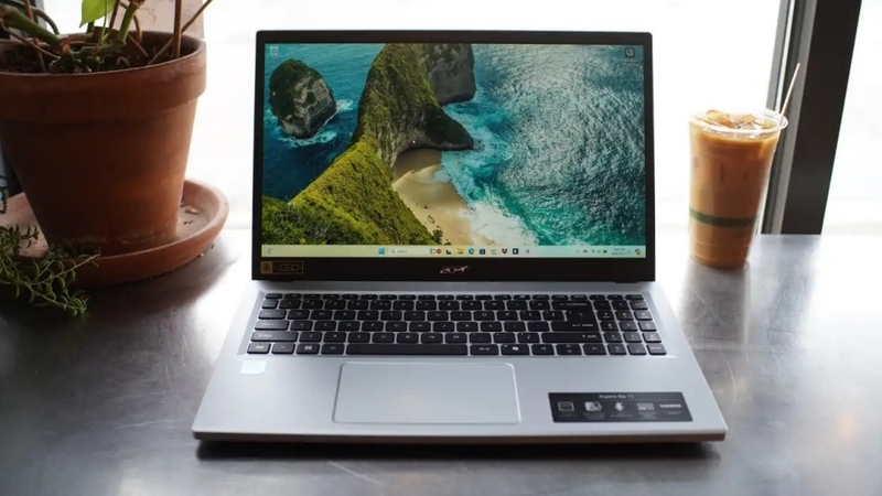 Những mẫu máy tính Acer Aspire series thường thiết kế theo phong cách thanh lịch, tối giản