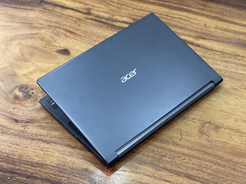 Đánh giá Acer Aspire 7 A715-42G-R05G (ảnh 1)