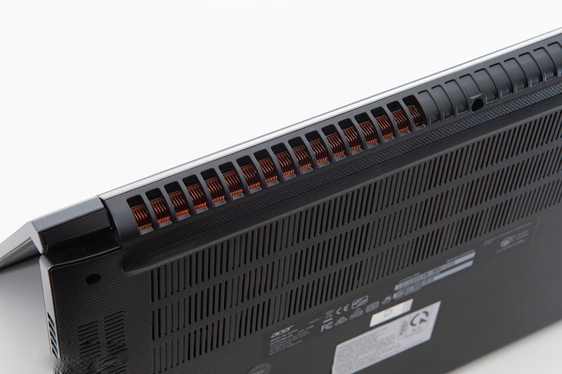 Đánh giá Acer Aspire 7 A715-42G-R05G (ảnh 6)
