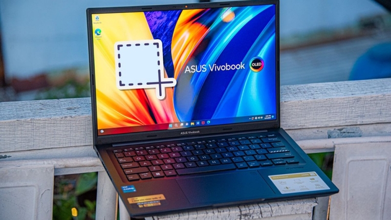 Asus Vivobook 15 OLED A1505VA MA467W có kích thước rộng 15.6 inch cùng độ phân giải 2880 x 1620 pixel