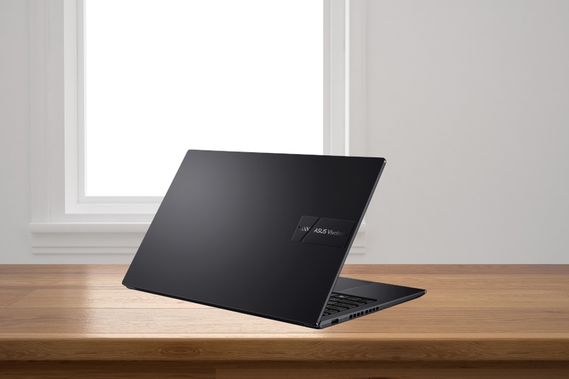 đánh giá asus vivobook 15 oled a1505va ma467w hình 2