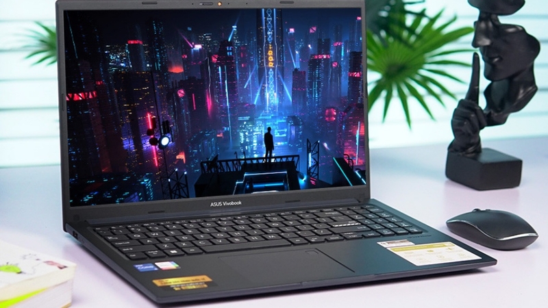 Asus Vivobook 15 OLED A1505VA-MA468W có thiết kế sang trọng và tối giản