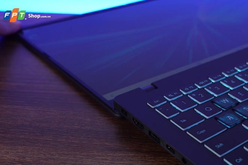 danh-gia-asus-vivobook-gaming-v3607vj-rp071w-e.jpg