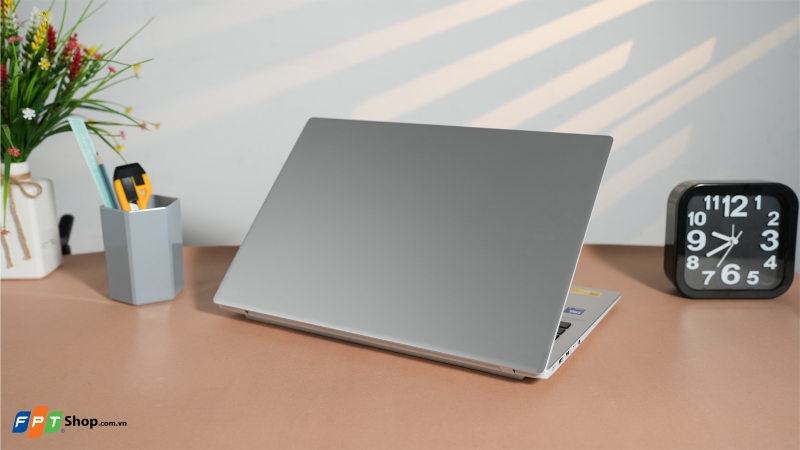 Đánh giá Asus Vivobook X1607CA-MB980W 2